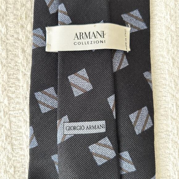 2 Giorgio Armani Men’s Silk Made in Italy Navy Blue Neck Ties 56” Short Designer - Picture 9 of 10